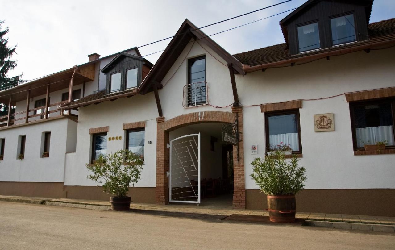 Polgar Panzio Bed & Breakfast Villany Bagian luar foto