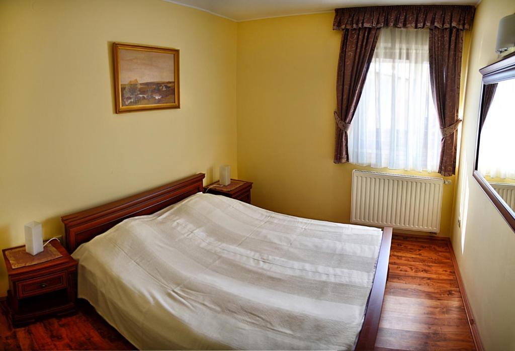 Polgar Panzio Bed & Breakfast Villany Ruang foto